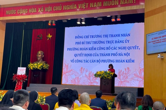Chủ tịch UBND TP Hà Nội Trần Sỹ Thanh chủ trì các hội nghị công bố quyết định về công tác cán bộ tại ba phường: Hoàn Kiếm, Cửa Nam và Hai Bà Trưng.