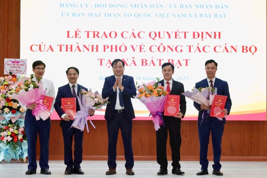 Công bố quyết định thành lập xã Bất Bạt