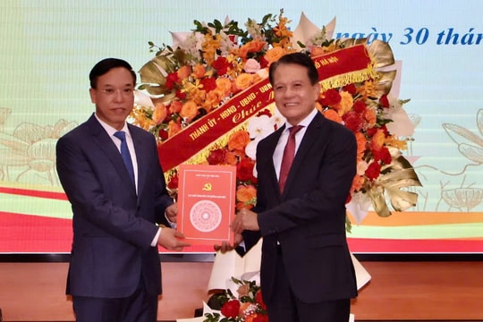 Đồng chí Nguyễn Mạnh Hà giữ chức Bí thư Đảng uỷ, Chủ tịch HĐND phường Long Biên
