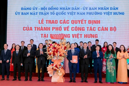 Hà Nội: Trao quyết định thành lập phường Việt Hưng mới