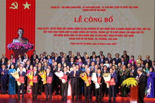 Lãnh đạo Đảng, Nhà nước dự Lễ công bố các nghị quyết, quyết định sáp nhập đơn vị hành chính