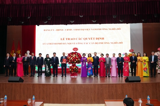 Hà Nội Trao quyết định công tác cán bộ tại phường Cầu Giấy, Nghĩa Đô, Yên Hòa