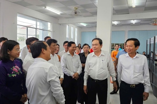 Chủ tịch Quốc hội thị sát công tác vận hành bộ máy hành chính TP Cần Thơ mới