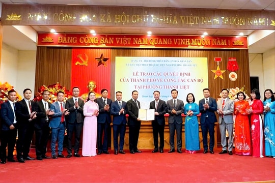 Phường Thanh Liệt công bố các quyết định của thành phố về công tác cán bộ