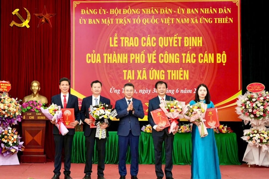 Công bố Quyết định thành lập xã Ứng Thiên