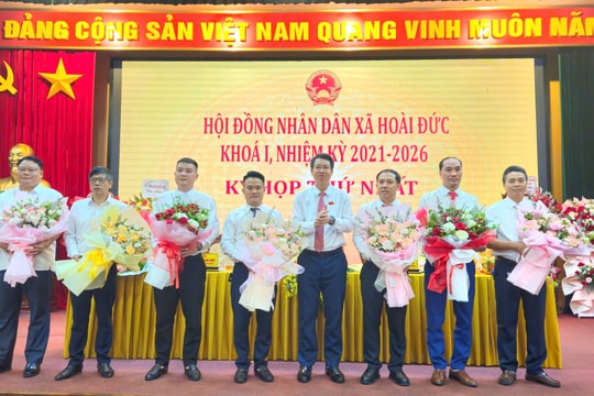 HĐND xã Hoài Đức thông qua 7 Nghị quyết liên quan đến công tác tổ chức bộ máy, nhân sự
