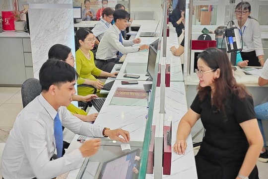 Người dân TP Hồ Chí Minh hài lòng với chính quyền địa phương hai cấp ngày đầu vận hành