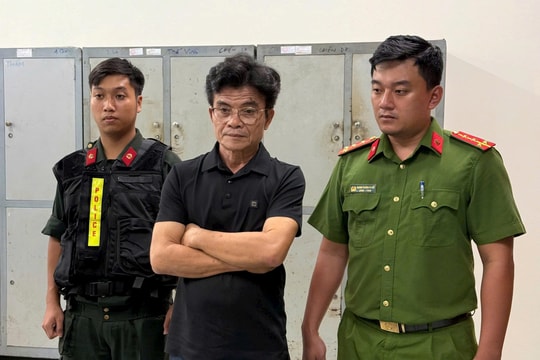 Triệt phá đường dây sản xuất, mua bán gần 70.000 chai dầu gió Con Ó giả