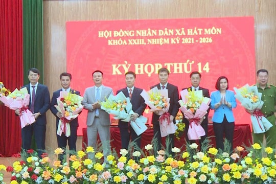 Kỳ họp HĐND xã Hát Môn: Nỗ lực thực hiên mục tiêu "gần dân, sát dân, trong công tác vì nhân dân phục vụ”