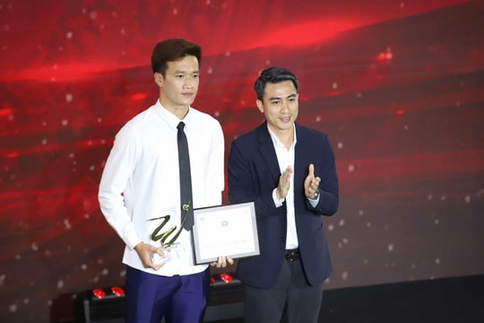 Tiền đạo Alan và Hoàng Đức xuất sắc nhất V.League 2024-2025