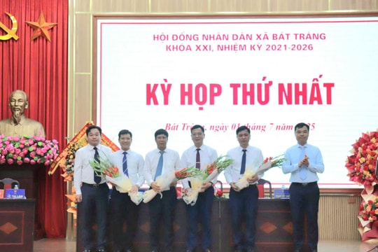 Kỳ họp thứ nhất HĐND xã Bát Tràng thành công tốt đẹp