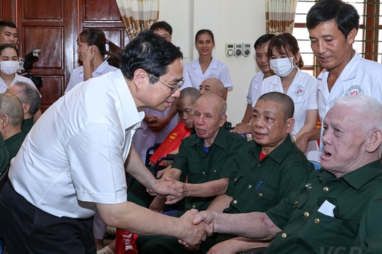 Thủ tướng chỉ đạo tiếp tục chăm lo tốt đời sống người có công với cách mạng