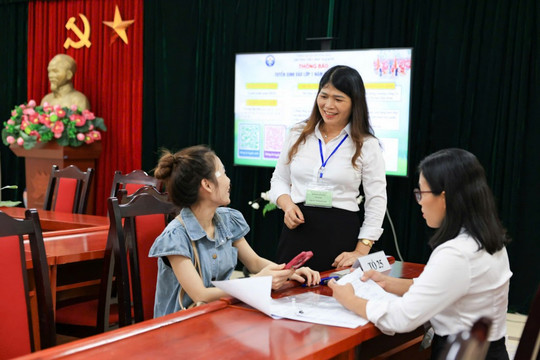 Tuyển sinh đầu cấp trực tuyến ở Hà Nội Không xáo trộn tuyển sinh khi vận hành bộ máy chính quyền mới