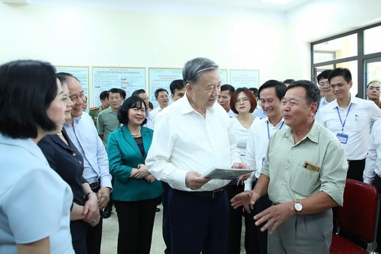 Tổng Bí thư Tô Lâm kiểm tra hoạt động chính quyền hai cấp tại Hà Nội Phấn khởi trước sự đổi mới trong tác phong phục vụ Nhân dân