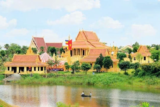 Về Làng Văn hóa, du lịch các dân tộc Việt Nam trải nghiệm văn hóa truyền thống