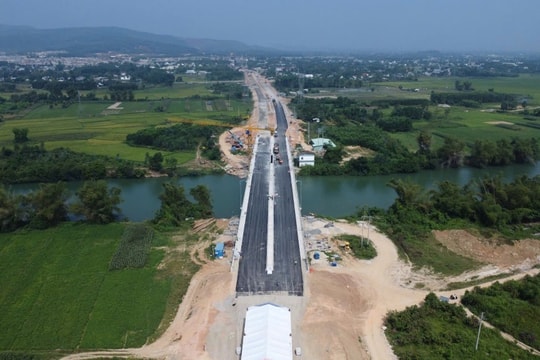 Cầu Quảng Đà đã xong, đường dẫn Điện Bàn Bắc vẫn chưa thấy đâu