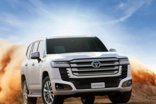 Toyota ra mắt Land Cruiser 300 Series Hybrid mạnh nhất lịch sử