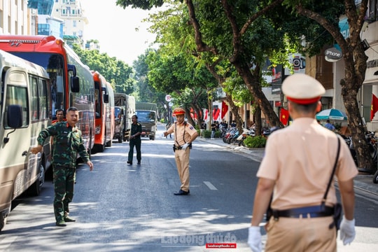 Phân luồng giao thông phục vụ dựng cầu vượt nút giao đường tỉnh 427 với đường sắt Bắc - Nam và Quốc lộ 1A