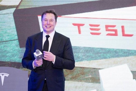 Tỷ phú Elon Musk đối mặt nguy cơ bị trục xuất khỏi Mỹ