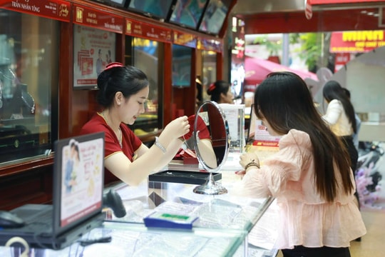 Sáng 3-7, giá vàng tăng 200.000 đồng mỗi lượng