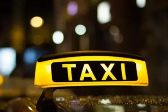 [Podcast] Tin tức ngày 3-7: Taxi "chặt chém" du khách - Đề xuất gắn mã QR quản lý minh bạch