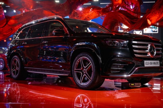 Mercedes-Benz giới thiệu loạt xe cao cấp tại triển lãm LiveRARE