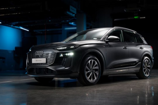 Audi Q6 e-tron ra mắt Việt Nam: Crossover điện giá 3,199 tỷ đồng