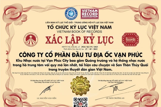 Van Phuc Water Show thu hút gần một triệu khán giả đến tham quan, thưởng thức