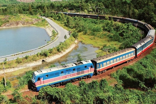 Khởi động tuyến đường sắt Lào Cai - Hà Nội - Hải Phòng trong năm 2025