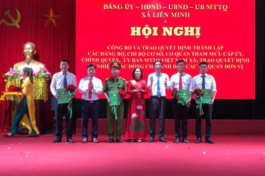 Xã Liên Minh trao quyết định thành lập các Đảng bộ, chi bộ cơ sở