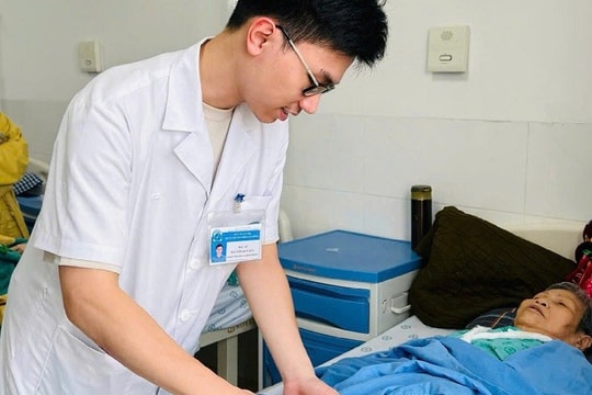 Phẫu thuật u ác tính mô mềm hiếm gặp cho bệnh nhân 76 tuổi