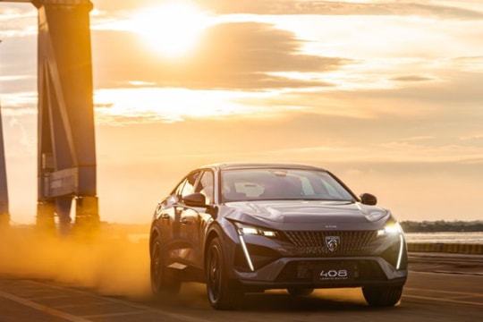 Peugeot 408 Legend Edition ra mắt: Giá từ 1,039 - 1,289 tỷ VNĐ