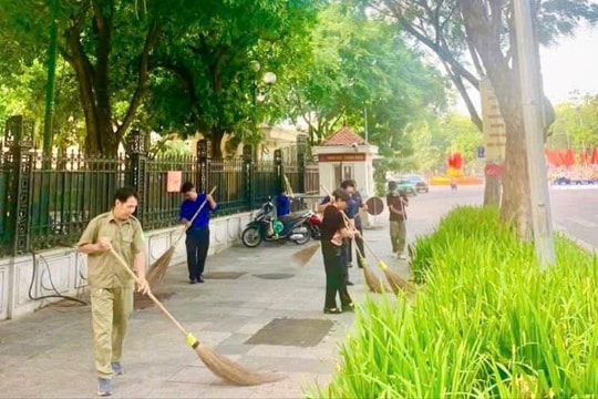Hoàn Kiếm tổng vệ sinh làm đẹp các ngõ phố