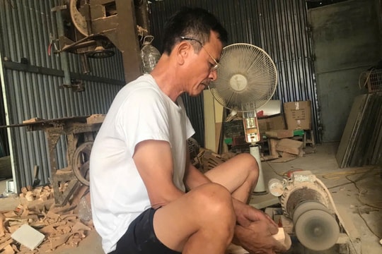 Giữ lửa nghề truyền thống guốc mộc Yên Xá