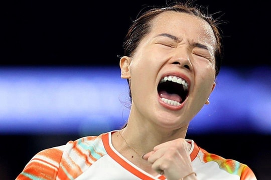 Thắng kịch tính tay vợt Đan Mạch, Nguyễn Thùy Linh  vào chung kết Canada Open 2025
