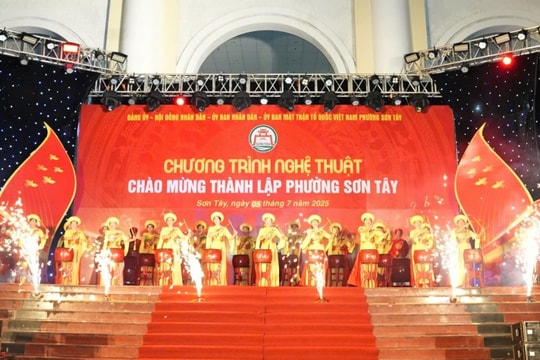 Rộn ràng đêm nhạc chào mừng thành lập phường Sơn Tây