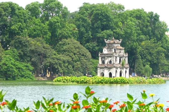 Một vòng Việt Nam Hà Nội - Chạm vào linh thiêng