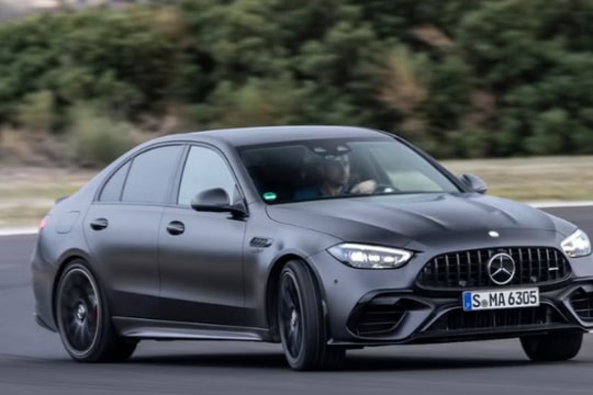 Mercedes-AMG thừa nhận động cơ hybrid 4 xi-lanh trên C63 “không được đón nhận”