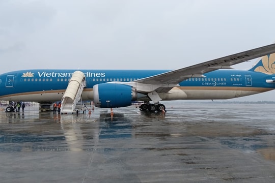 Máy bay của Vietnam Airlines chuyển hướng hạ cánh tại Ấn Độ để cấp cứu hành khách