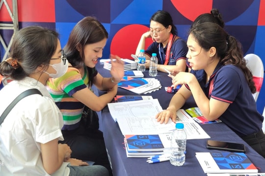 Nhiều trường công bố điểm sàn xét tuyển đại học