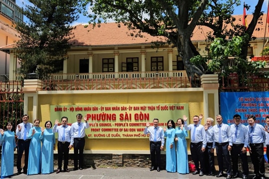 TP Hồ Chí Minh Cán bộ phường trung tâm lắng nghe dân để phục vụ tốt