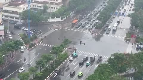 Giao thông trên đường Võ Chí Công
