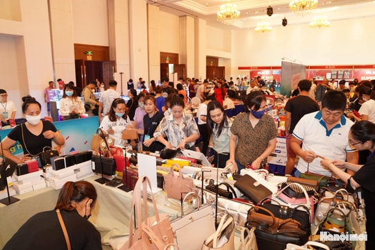 Giá thuê mặt bằng bán lẻ trung tâm TP Hồ Chí Minh xấp xỉ 280 USD/m2/tháng