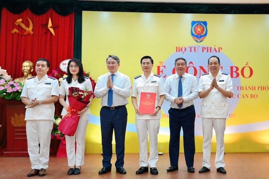 Công bố quyết định thành lập Thi hành án dân sự thành phố Hà Nội và công tác cán bộ
