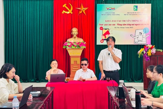 Khai giảng khóa đào tạo “Vượt qua rào cản - Nâng tầm tiếng nói người khiếm thị”