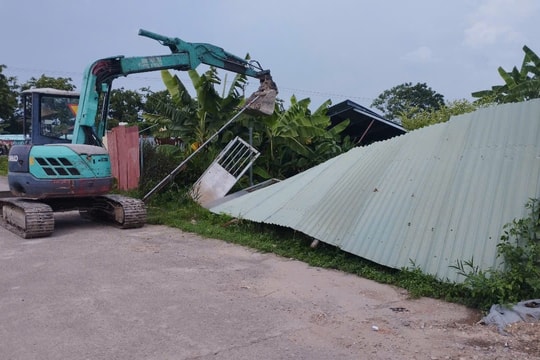 Sóc Sơn cưỡng chế các trường hợp xây dựng trên đất nông nghiệp