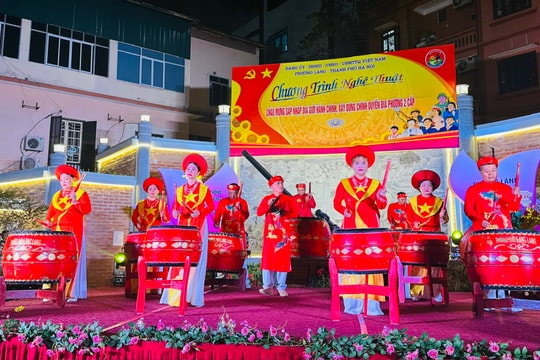 Phường Láng tổ chức chương trình nghệ thuật chào mừng chính quyền địa phương 2 cấp