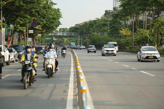 Hà Nội chính thức tách làn ô tô, xe máy trên đường Võ Chí Công
