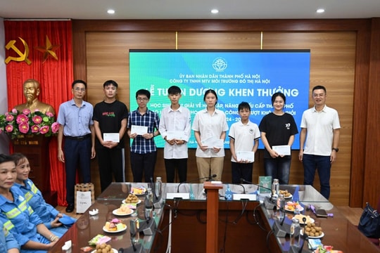 Công ty Urenco tuyên dương, khen thưởng hàng trăm học sinh vượt khó