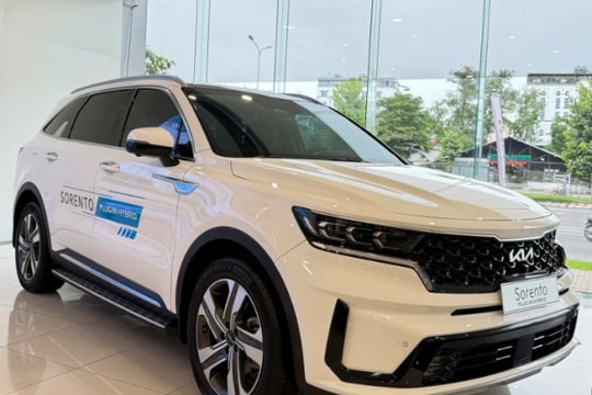 Kia Sorento VIN 2025 ưu đãi mạnh, giá chỉ còn từ 879 triệu đồng